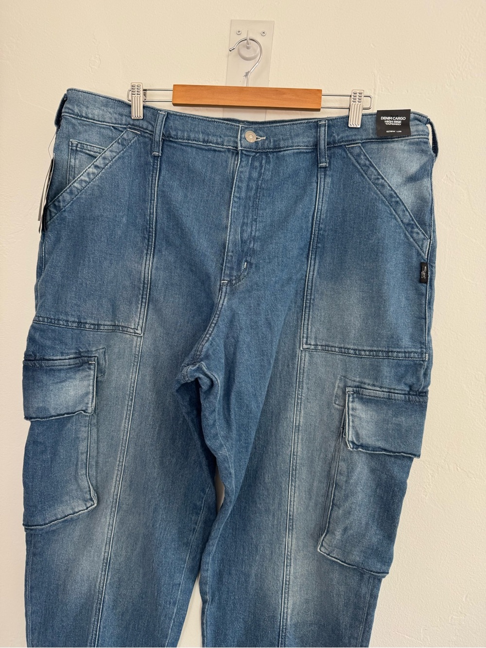 NWT Silver Jeans Co Denim Cargo Jeans Relaxed Fit Cropped Utility Indigo Blue - Picture 4 of 8